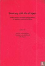 Bergh, Christian van den - Dancing with the dragon - 1995, Boeken, Economie, Management en Marketing, Verzenden, Gelezen, Overige onderwerpen
