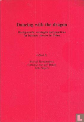 Bergh, Christian van den - Dancing with the dragon - 1995, Boeken, Economie, Management en Marketing, Gelezen, Overige onderwerpen