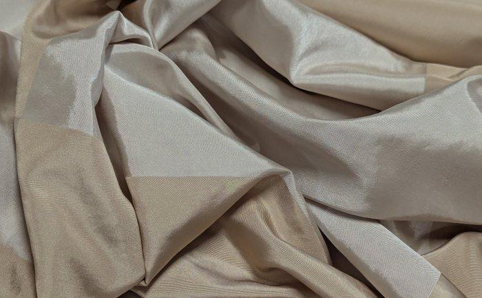 Tessuto firmato Castello del Barro – Eleganza sobria in, Antiek en Kunst, Antiek | Tapijten, Tafelkleden en Textiel