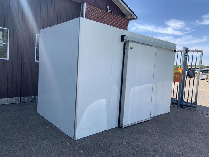 Koelcel met schuifdeur 393 x 214 x 247 cm, Zakelijke goederen, Horeca | Keukenapparatuur, Gebruikt, Koelen en Vriezen