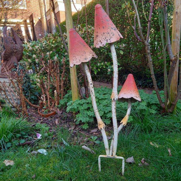 sculptuur, Decorative Garden Picker, Mushrooms - 67 cm -, Antiquités & Art, Curiosités & Brocante
