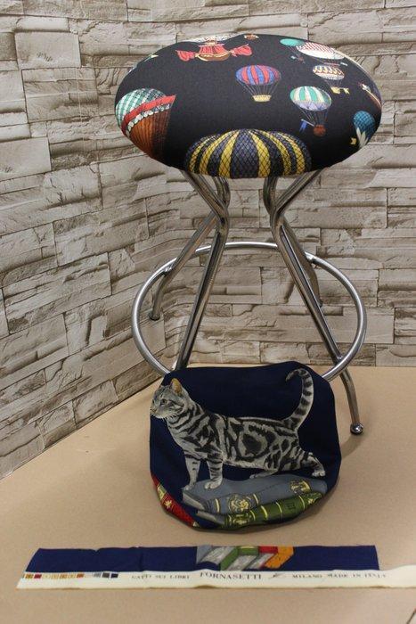 Tabouret - Tabouret des années 70 avec double tissu vintage, Antiek en Kunst, Antiek | Meubels | Stoelen en Sofa's