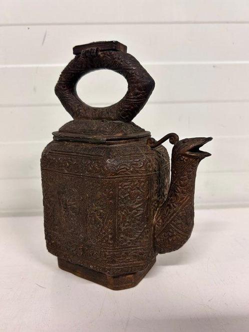 Bouilloire en bronze | Minangkabau | Décoration de la flore, Antiek en Kunst, Kunst | Niet-Westerse kunst