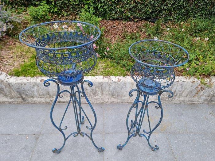 Bloempot (2) - IJzer, Antiek en Kunst, Curiosa en Brocante