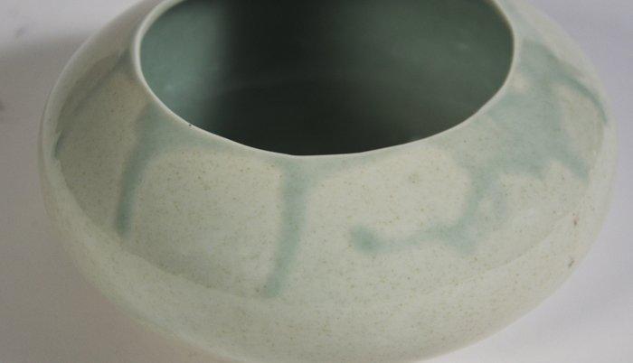 FOUZIA KHAIA - Vaas - Biscuit porselein - Vaas en porselein, Antiek en Kunst, Kunst | Designobjecten