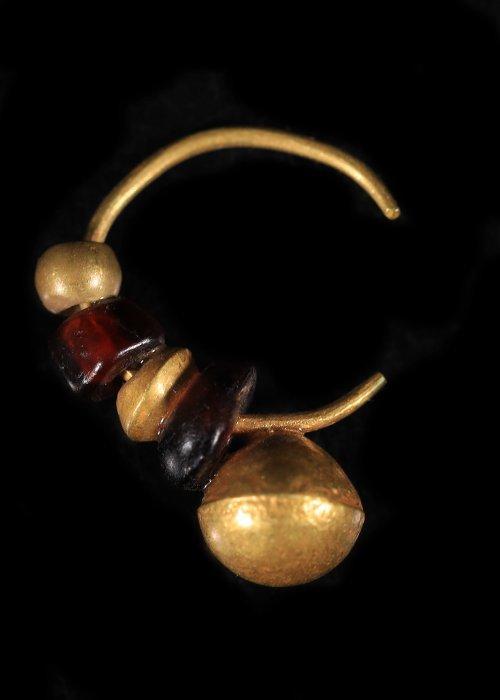 West-Aziatisch Goud Oorbellen met granaat., Antiek en Kunst, Antiek | Overige Antiek