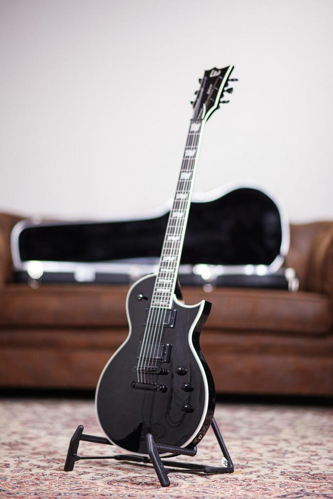 ESP LTD EC-1000 | Black Fluence, Musique & Instruments, Instruments à corde | Guitares | Électriques, Envoi