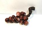 Figure - Grappe de raisin (poids 2,8 kg et mesurant 35 cm de