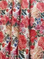 san leucio - beau canapé en lin florale avec des canaris -