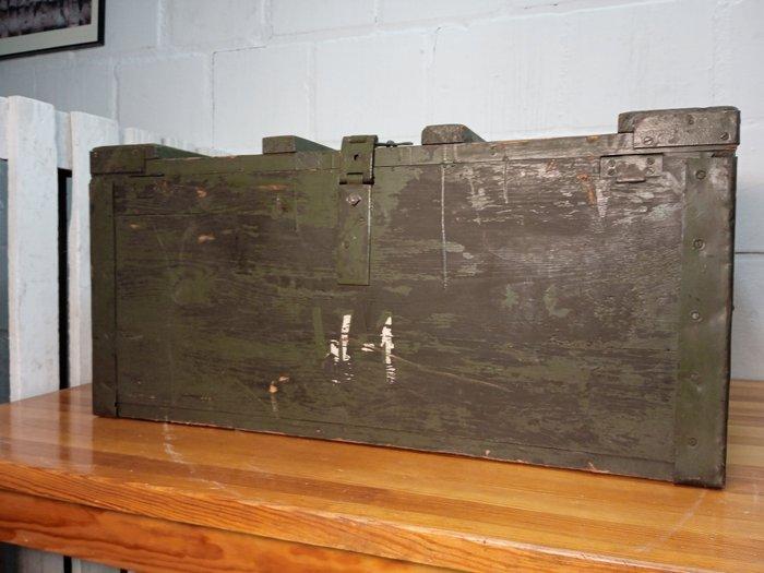 Krat - Grote militaire koffer - Staal, Vurenhout, Antiek en Kunst, Antiek | Wandborden en Tegels