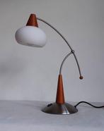 Lampe de table - Acier brossé, bois de noyer, verre