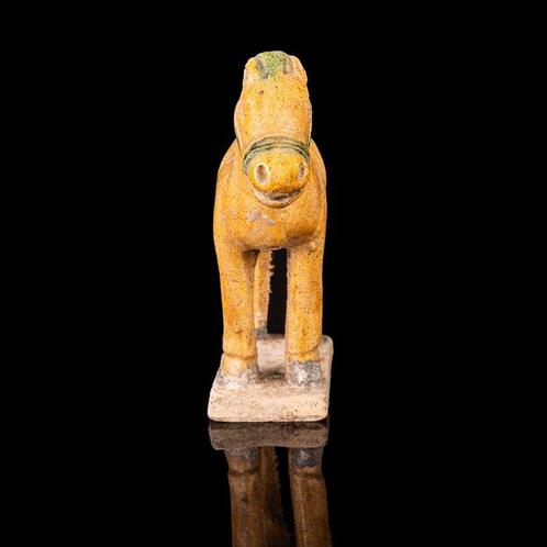 Oud-Chinees, Ming-dynastie Pottery dierenriembeeld - Paard, Antiek en Kunst, Antiek | Overige Antiek