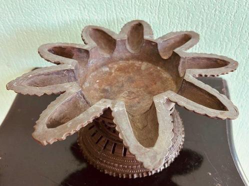 pot en olielamp - Indonesië (Zonder Minimumprijs), Antiek en Kunst, Kunst | Niet-Westerse kunst