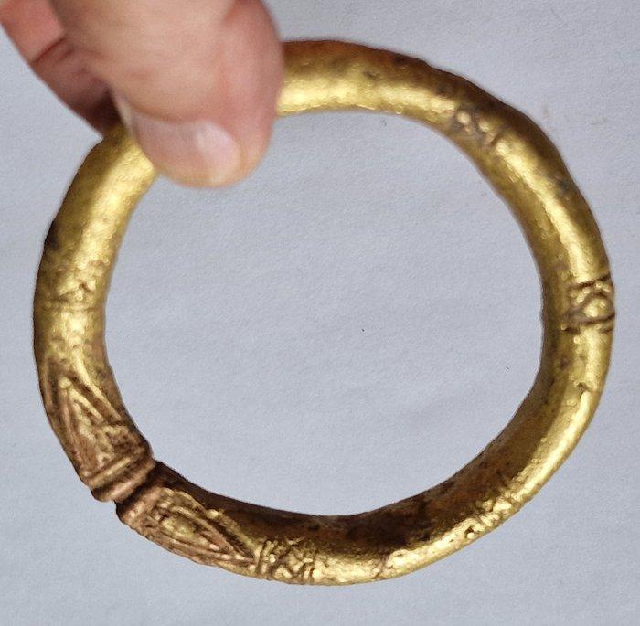 Oud-Indochinese Verguld brons Belangrijke armband - 79 mm, Antiek en Kunst, Antiek | Overige Antiek