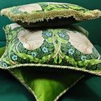 Kussen set met Pimpernel-stof, door Morris & Co, vulling