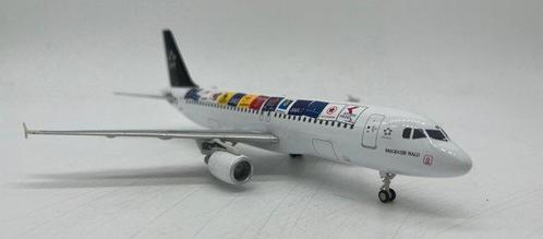Schuco 1:200 - Avion miniature - Airbus A320-200 Bregenzer, Antiek en Kunst, Antiek | Wandborden en Tegels