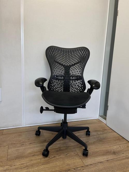 Zwarte Herman Miller Mirra Bureaustoel - Aanbieding!, Maison & Meubles, Chaises de bureau, Envoi