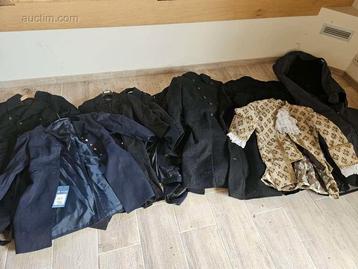 diverse lange stoffen jassen Ferrache, PTT, Der... beschikbaar voor biedingen