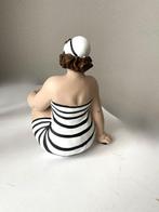 Francois Arvi - Beeldje, sitting Bathing Lady - 21 cm -, Antiek en Kunst, Curiosa en Brocante