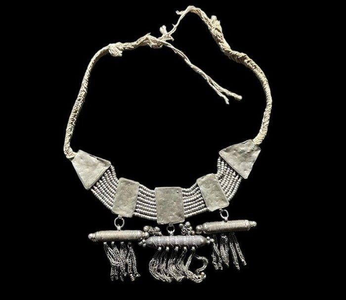 Grote talismanische bruiloftssieraadketting – Jemen, 19e–20e, Antiek en Kunst, Kunst | Niet-Westerse kunst