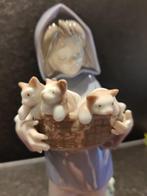 Lladró - Beeldje, Meisje met katjes - 21 cm - Porselein -, Antiek en Kunst