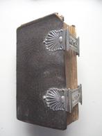 Bijbel met 2 zilveren klampen gemaakt door Willem Schutter,, Antiek en Kunst