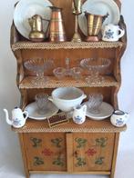 prachtig oud speelgoed keukenkastje / Vaisselier met