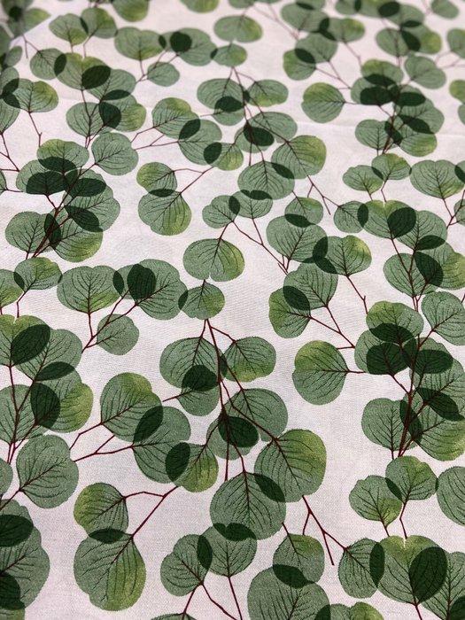 Elegant en exclusief textiel met eucalyptusbladeren in, Antiek en Kunst, Antiek | Tapijten, Tafelkleden en Textiel