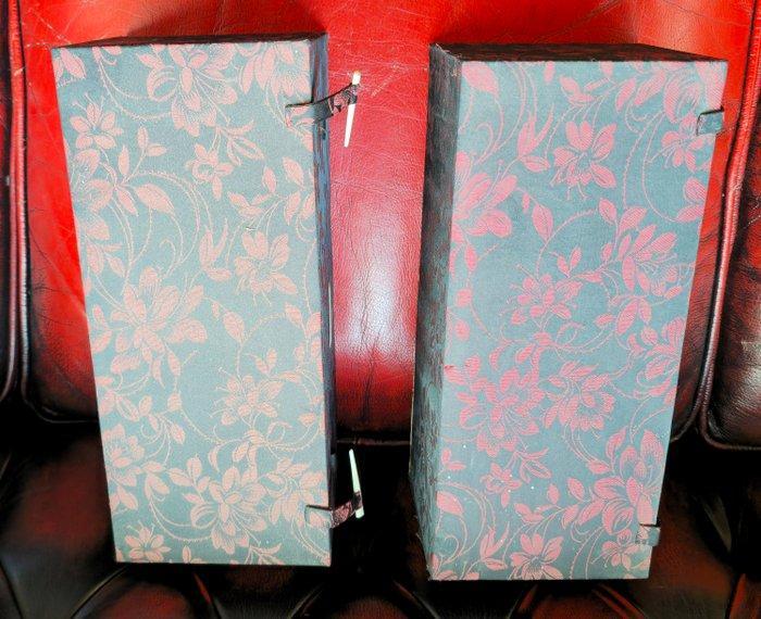 Vaas - Porselein - China - 2 eierschaal vazen (Zonder, Antiek en Kunst, Antiek | Overige Antiek