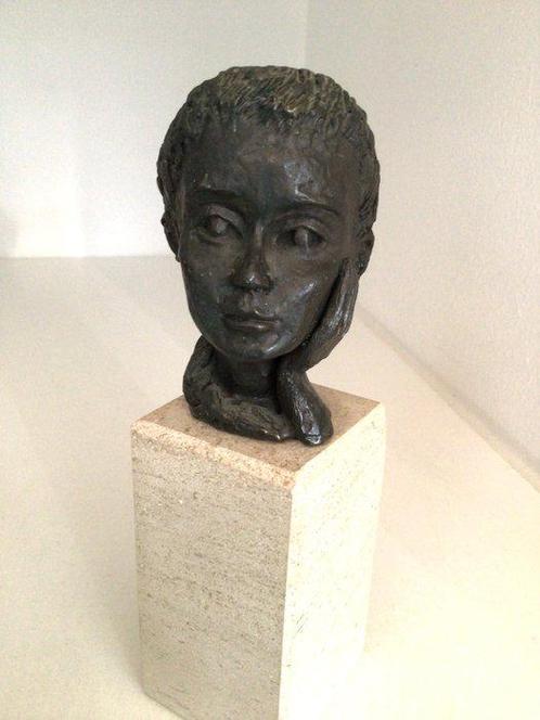 Astrid Veldhuyzen - Koppen - Sculpture, “ Luisteren “ - 19, Antiek en Kunst, Curiosa en Brocante