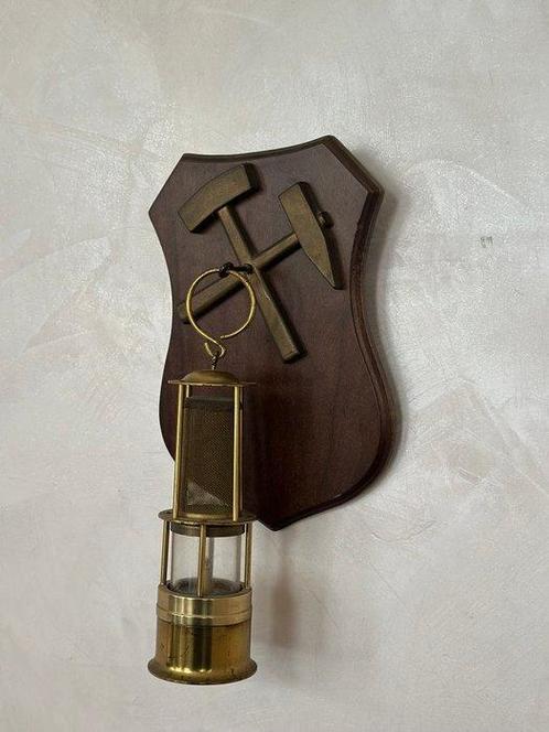 Antik – Grubenlampe mit Wandhalterung aus Messing - Lampe -, Antiek en Kunst, Curiosa en Brocante