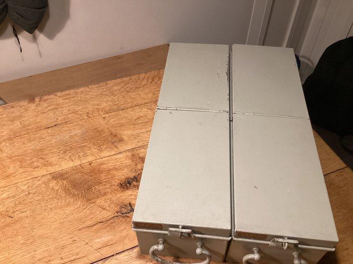 Lips - Kist (2) - IJzer - Bankkluis kluislade, Antiquités & Art, Antiquités | Assiettes décoratives & Carrelages