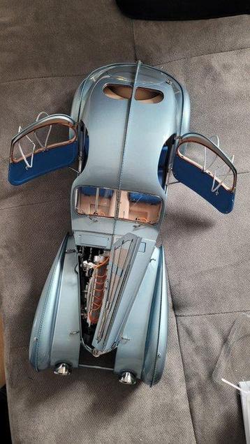 IXO 1:8 - Modelauto - Bugatti Type 57 SC Atlantic