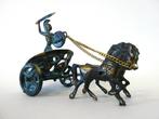 Statue, Romeinse strijdwagen met ridder / krijger met zwaard, Antiek en Kunst
