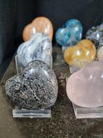 9 crystal hearts, different minerals 8,5- 6 cm - Hart- 1760, Verzamelen, Mineralen en Fossielen