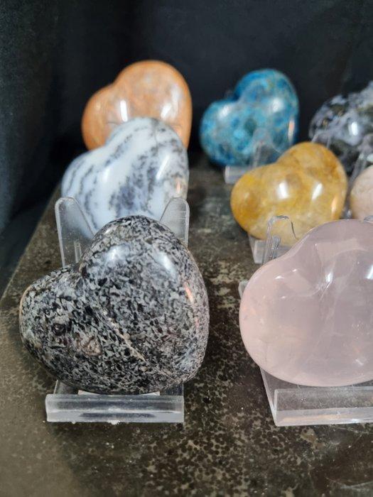 9 crystal hearts, different minerals 8,5- 6 cm - Hart- 1760, Verzamelen, Mineralen en Fossielen