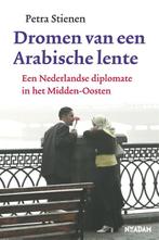 Dromen van een Arabische lente 9789046803202 Petra Stienen, Boeken, Verzenden, Gelezen, Petra Stienen