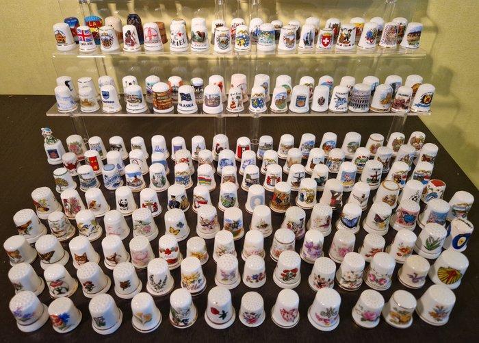 Vingerhoed (234) Modern - Porcelain thimbles, Antiek en Kunst, Antiek | Speelgoed