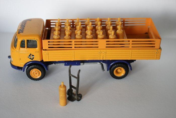 Tekno 1:43 - Model vrachtwagen - Mercedes-Benz LP332, Hobby en Vrije tijd, Modelauto's | 1:5 tot 1:12