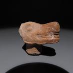 Maya Terracotta Figuur. 300-600 n.Chr. Lengte 4 cm. Spaanse