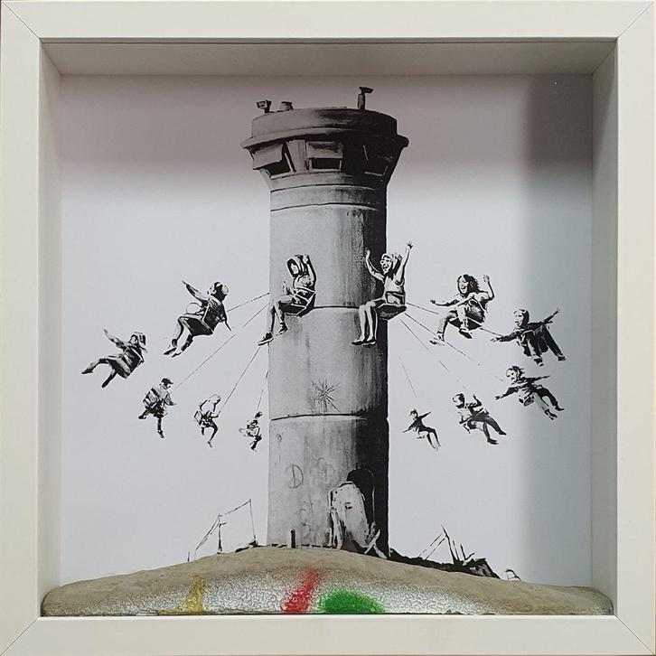BANKSY Walled Off Hotel Box Set, Antiek en Kunst, Kunst | Litho's en Zeefdrukken