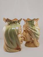 Vaas - Majolica - Twee vazen - Teste di Moro, Antiek en Kunst
