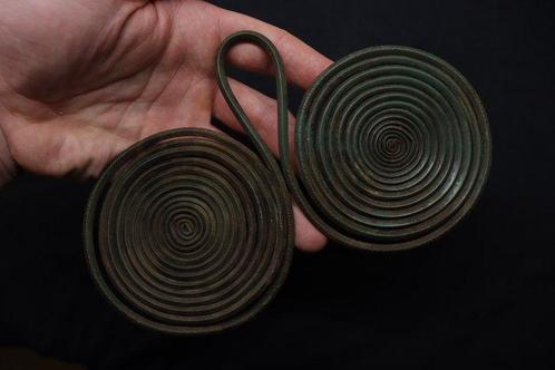 Âge du bronze (Culture du Champs des urnes) - Grand, Antiek en Kunst, Antiek | Overige Antiek