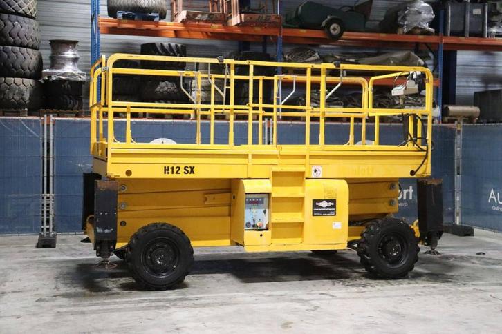 Veiling: Schaarlift Haulotte H12 SX Diesel 12m 2015, Articles professionnels, Machines & Construction | Ascenseurs, Échafaudages & Échelles