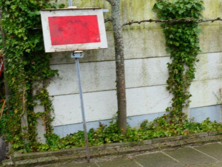 Grijze houder met rood wit stop bord (e 1:1, Spoorwegen 1:1), Verzamelen, Spoorwegen en Tram, Overige typen, Gebruikt, Ophalen of Verzenden