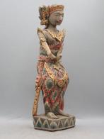 Carved statue of Sri Dewi - Figuur - Indonesië (Zonder