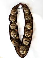 Boeddhistische tantrische vergulde koperen schedels en, Antiek en Kunst