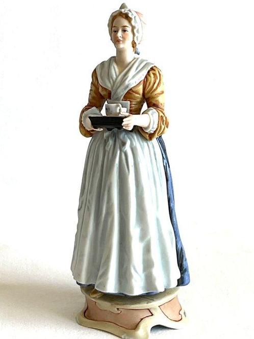 Dresden , Elegant biscuit porseleinen beeldje “Het, Antiek en Kunst, Antiek | Glaswerk en Kristal
