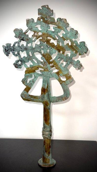 Ethiopische kruis – Liturgisch kruis van brons - Gepatineerd, Antiek en Kunst, Curiosa en Brocante