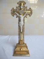 Barok Crucifix - Porselein, hout en filigrein metaal -